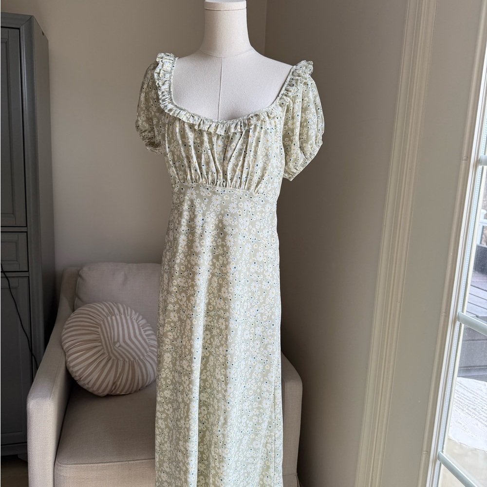 ASTR Sage Floral Puff Sleeve Maxi Dress